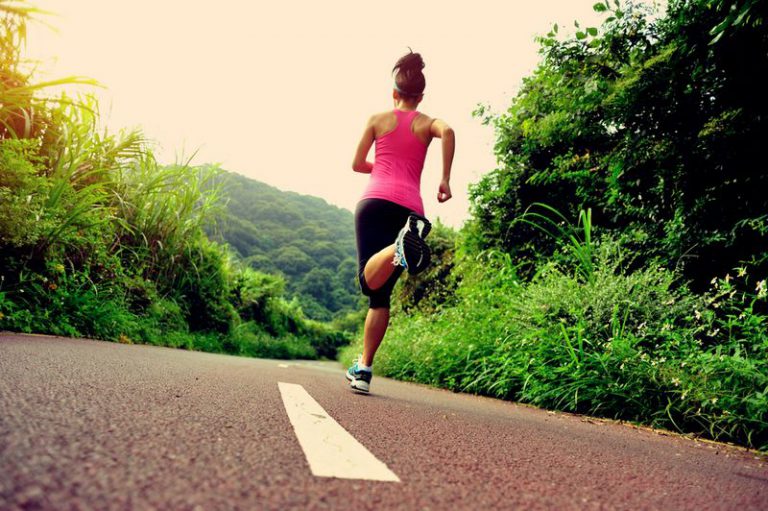 Comment s'échauffer avant une séance running ou une course ?