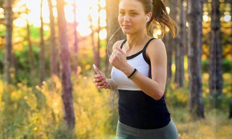 Ecouter de la musique fait-il courir plus vite ?