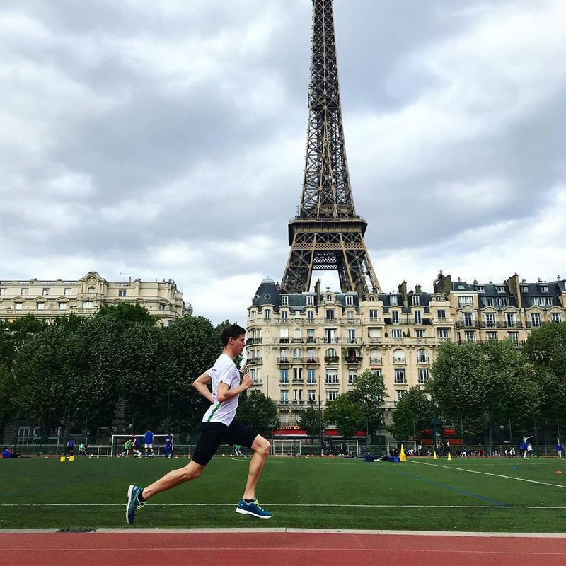 Piste d'athlétisme de la Tour Eiffel à Paris