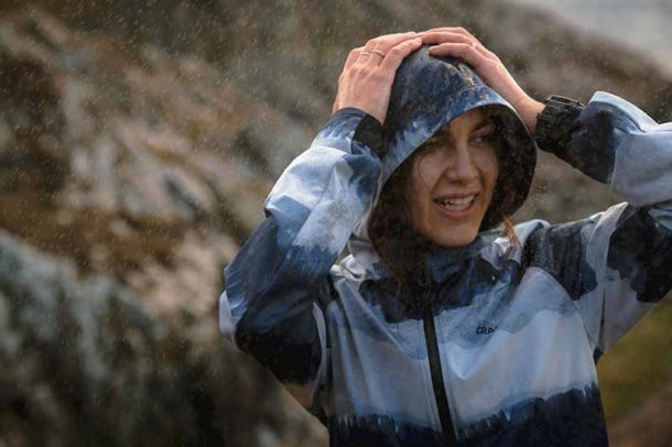 Courir sous la pluie - bien s'équiper avec des vêtements imperméables