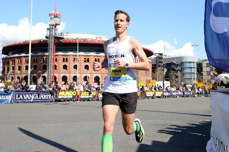 Romain Adam au Marathon de Barcelone Place d'Espagne
