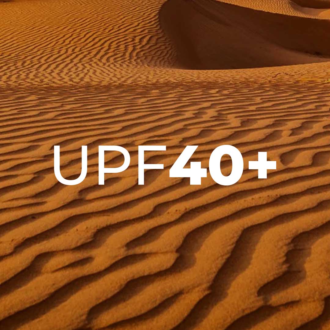 Technologie anti-UV RaidLight UPF40+ sur fond de dunes de sable
